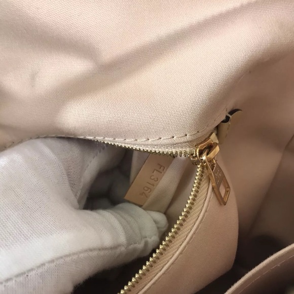 Louis Vuitton Lockit Monogram Vernis Leather PM - Picture 8 of 13